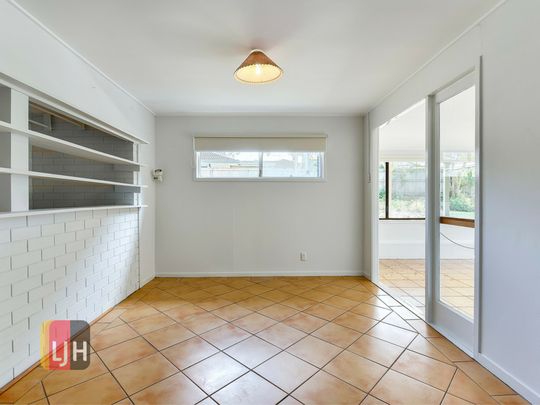 2 BEDROOM + STUDY + RUMPUS WITH AIR CONDITIONING! - Photo 1