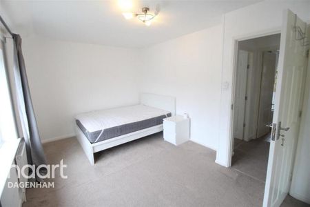 2 bedroom terraced house to rent - Photo 3