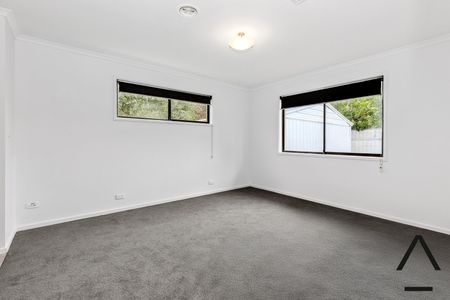 7 Roberston Street, Epsom VIC 3551 - House For Rent | Domain - Photo 3