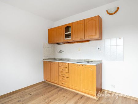 Pronájem bytu 1+kk 20 m2 - Fotografie 2