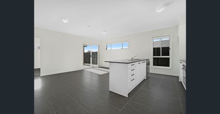 4 bedroom home in a great location - Photo 2