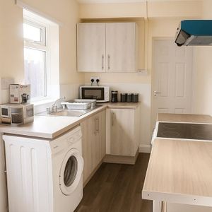 Room in a Shared House, Newcombe Road, B21 - Photo 3