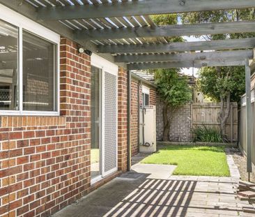 Peaceful Pascoe Vale - 3 bedroom villa unit - Photo 1