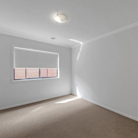 Family Home in Prime Charlemont Location - Photo 3