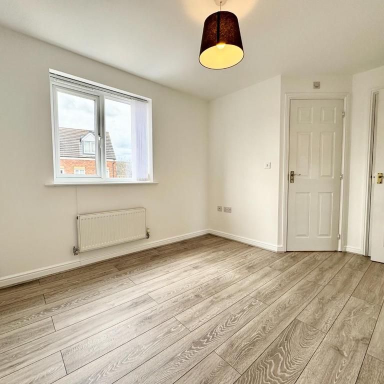 3 bedroom end of terrace house to rent - Photo 1