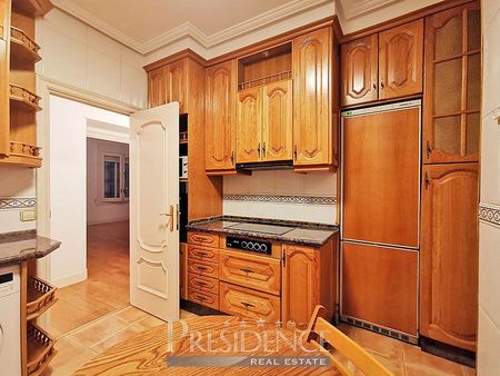 Flat in Madrid, Retiro, for rent - Photo 2