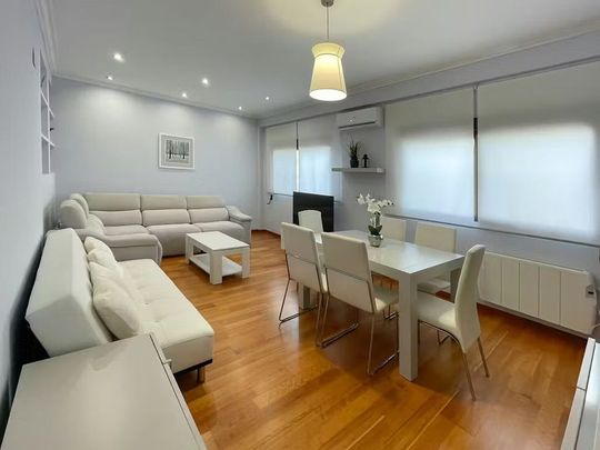 Avenida de Gaspar Aguilar, Valencia, Valencian Community - Photo 1