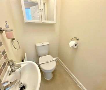 3 bedroom semi-detached house to rent - Photo 2