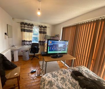 Harlaxton Drive, Nottingham - Photo 4