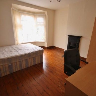 3 Bed - Barclay Street, Leicester, - Photo 4