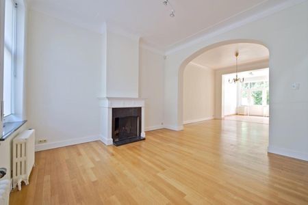Idéalement Située, Superbe Maison avec Jardin, 5CH, 3SDB - Photo 4