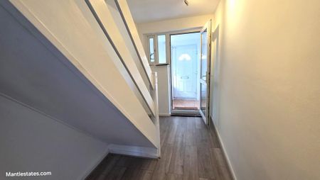 5 bedroom semi-detached house to rent - Photo 4