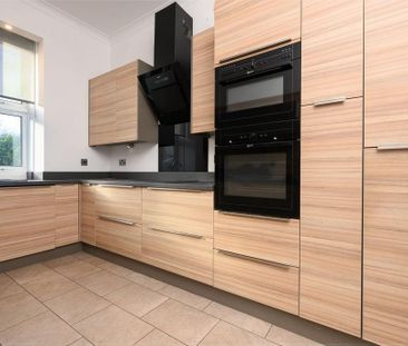 3 bedroom flat to rent - Photo 6