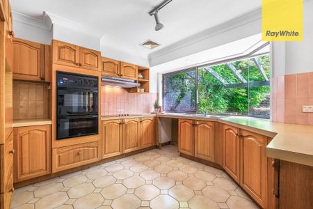 Rare gem in Wentworthville's prestigious 'Dorothy Mount' locale - Photo 4
