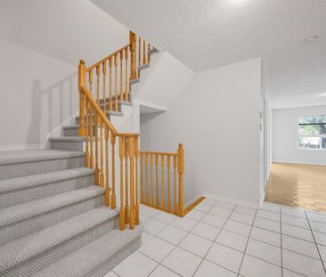 For Lease - 10 Ferris Street, Richmond Hill, Ontario - Photo 2