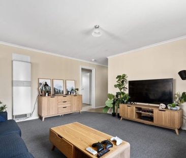 STUNNING & QUIET TOWNHOUSE IN THURGOONA - Photo 2