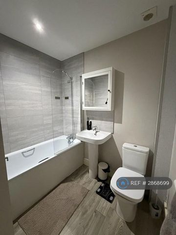 2 bedroom terraced house to rent - Photo 3