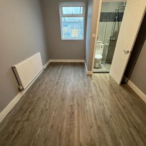 1 bedroom semi-detached house to rent - Photo 2