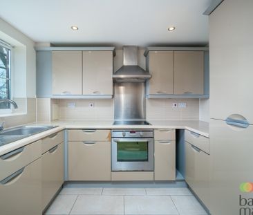 3 Cottonham Close, London, North Finchley - Photo 2