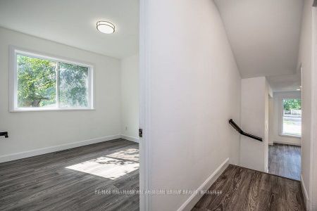 For Lease - 47 Newbury Drive Unit# Main Fl, Newmarket, Ontario - Photo 3