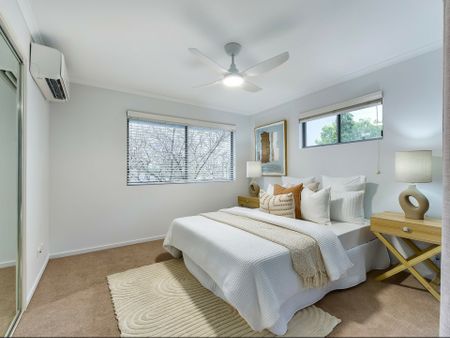 Freshly Updated 2 Bedroom Apartment In Prime Stafford Location. Walk To Shops And School - Photo 3