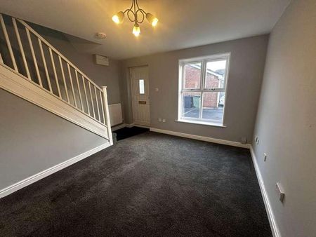 Buckingham Grove, Grimsby, DN33 - Photo 2