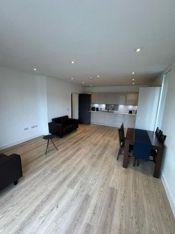 2 Bed Flat, Greater London, E14 - Photo 5