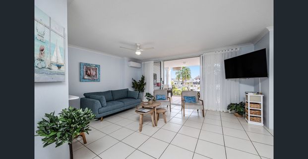 'Santorini by the Sea' on Nobbys Beach- (Flexible stays-Fully furnished) - Photo 1