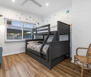 Coastal Comfort on Marine Drive - Available furnished or unfurnished - Photo 6