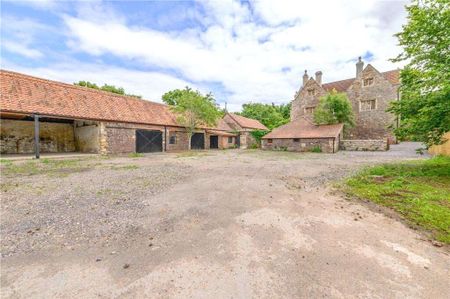 A beautiful detached farm house - Photo 2