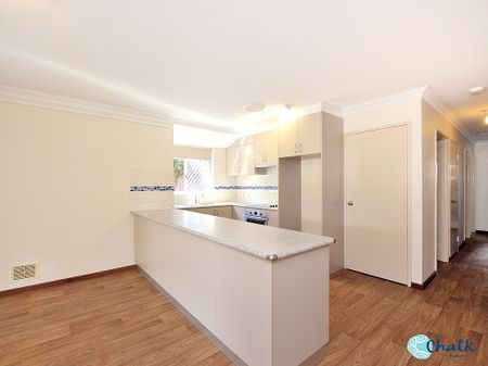 ATTRACTIVE, WELL PRESENTED 3x1 HOME! - Photo 4