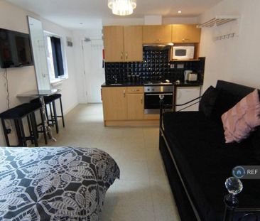 Studio to rent - Photo 1