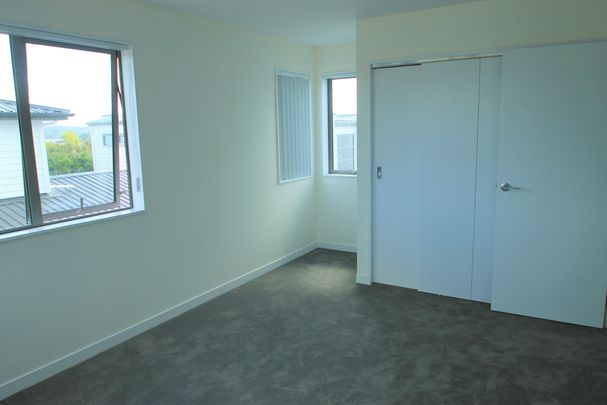 4 Bedrooms on Lockheed Street - Photo 1