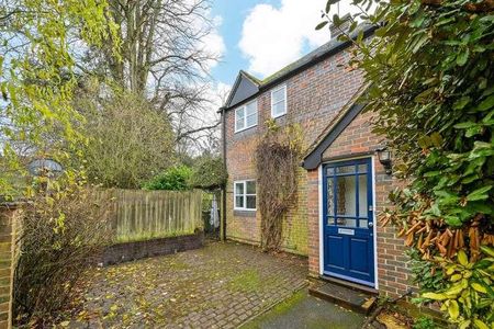 Old Bakery Mews, Albury, GU5 - Photo 5