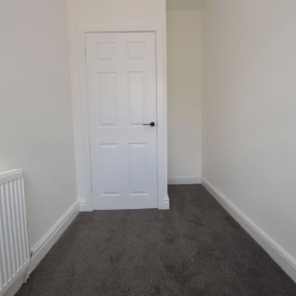 3 Bedroom Terraced House - Photo 1