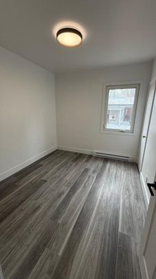 Appartement à louer - Laval (Laval-des-Rapides) - Photo 1