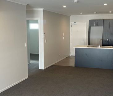 Modern, well kept two bedroom apartment - Photo 5