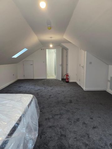 1 bedroom in a house share to rent - Photo 5