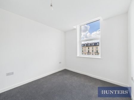 2 bedroom Flat To Let - Photo 5