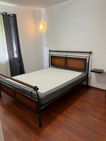 Trzy pokojowe ,z ogródkiem ,2 miejsca parkingowe 70 m² - Фото 5