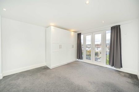 Chelwood Gardens, Kew, TW9, London - Photo 2