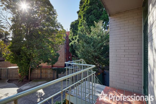 10/244 Barkly Street, St Kilda VIC 3182 - Photo 1