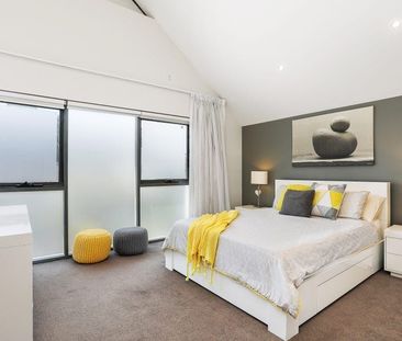 Designer Living - Photo 2