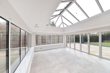 5 bedroom detached house to rent - Photo 3