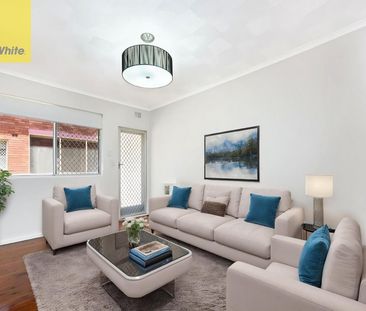 Renovated 2 Bedroom apartment - Photo 1
