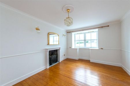 5 bedroom detached house to rent - Photo 2