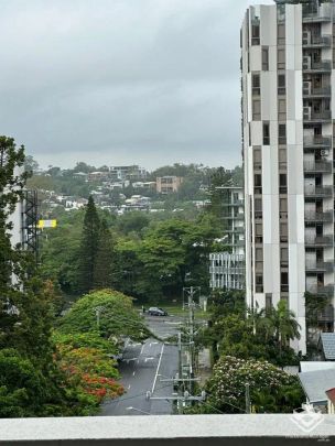 “City & River Views - INNER CITY LIVING AT ITS BEST!” - Photo 1