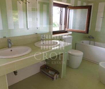 Cassia-La Storta: Idependent villa in small gated community, 1 homeoffice/study, 5 bedrooms, 3 bathrooms, lounge, dining room, kitchen, terrace, garden, AC in all bedrooms, private parking space. Ref. 2206 - Photo 4