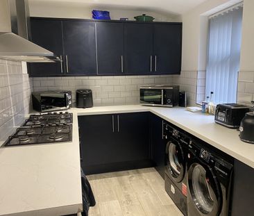 Room in a Shared House, Picton Road, L15 - Photo 6