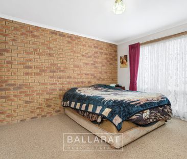 SPACIOUS UNIT IN QUIET AND CONVENIENT LOCATION - Photo 4